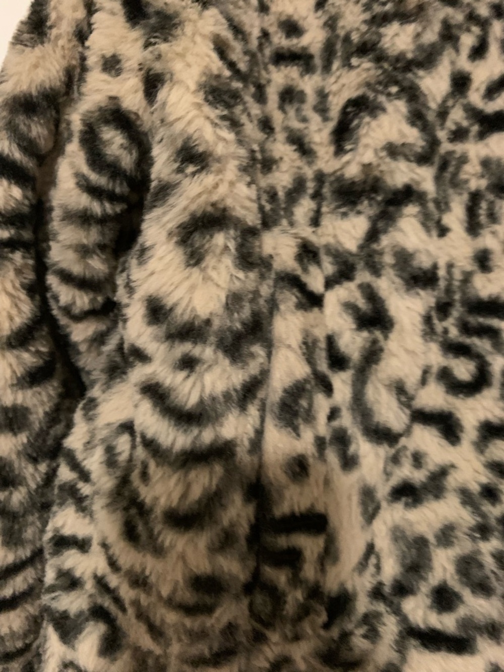 Leopard Print Faux Fur Jacket - Beige/Black - Picture 4 of 4